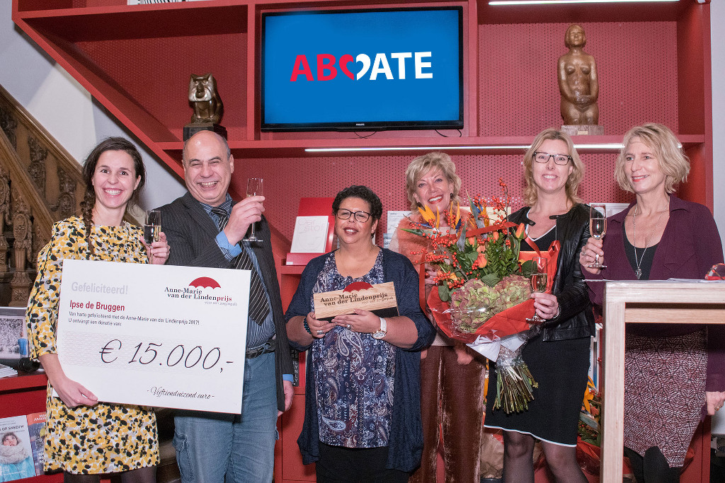 ABCDate wint voor haar innovatie in de zorg de Anne-Marie van der Lindenprijs.
